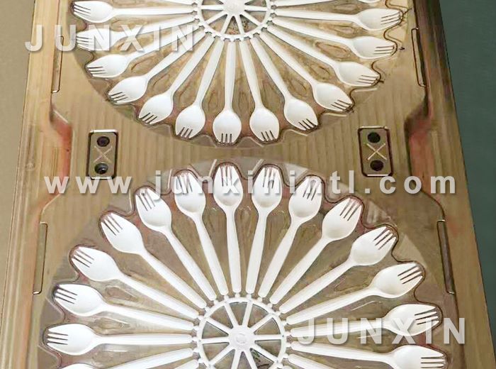 multi cavity plastic cutlery fork mould