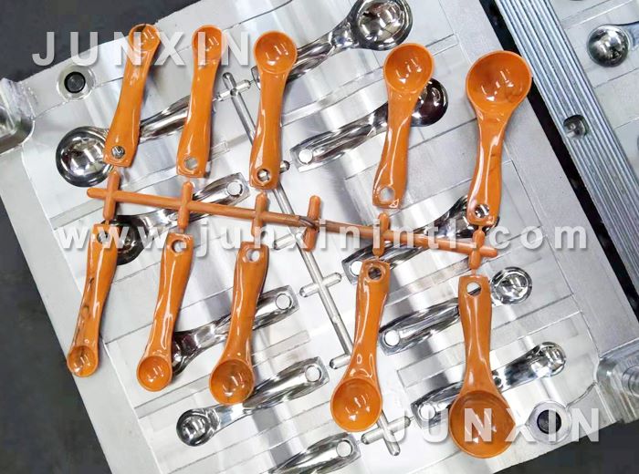multi cavity plastic cutlery spoon mould