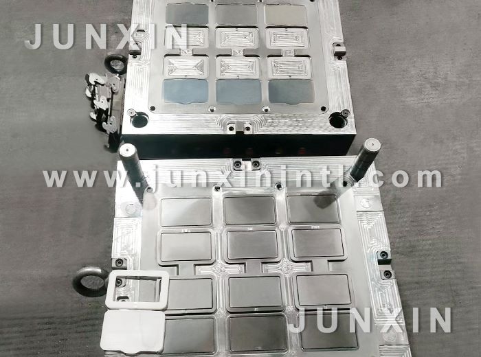 plastic wet wipe lid mould