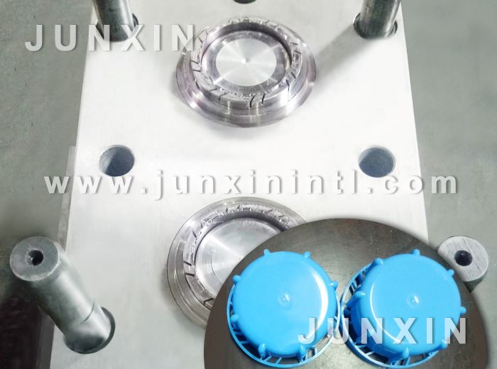 multi cavity jerrycan cap mould