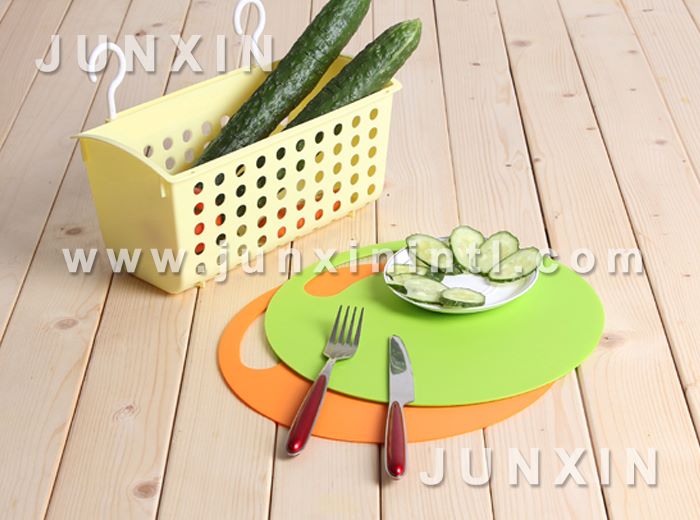 round cutting board