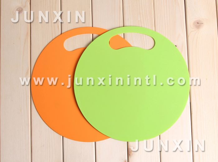 round cutting board