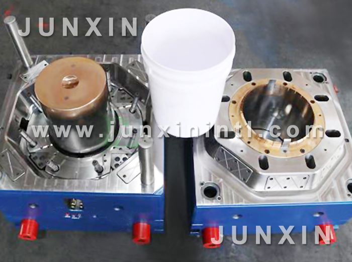 round paint bucket mould