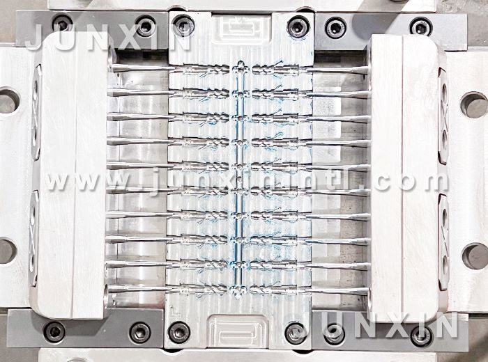 plastic wall plugs mould
